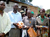 Insegnati scuola di Andrea presso il villaggio di Kampelembe (Zambia) 
